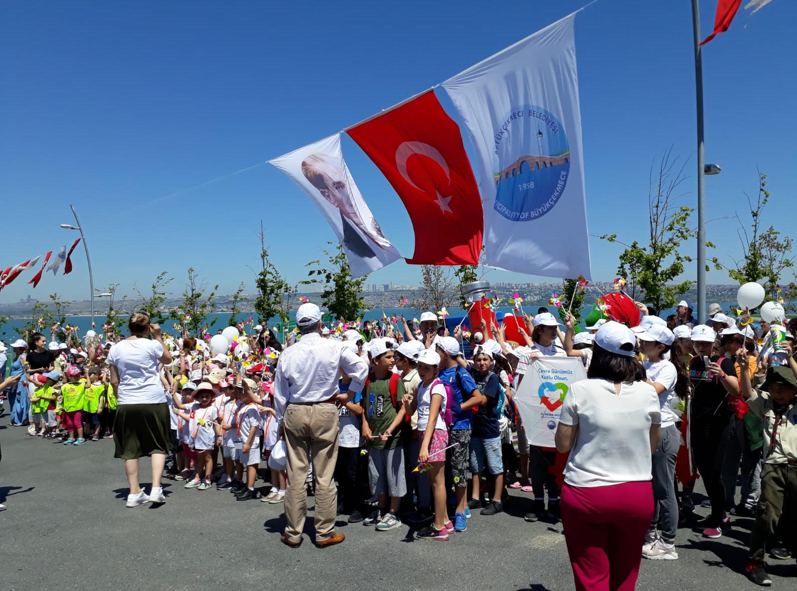 Büyükçekmece Belediyesi Dünya Çevre Günü'nde 1001 Zeytin Fidanı Dikti