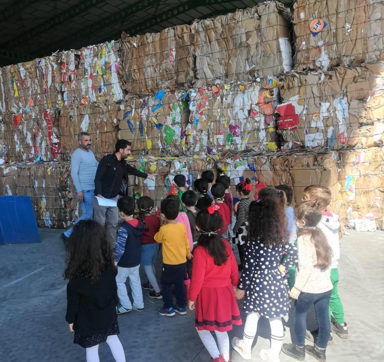 Mersin'de Geri Dönüşüm Tesisini Çocuklar Ziyaret Etti